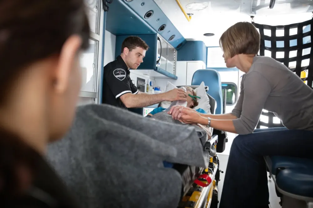 Transport en Ambulance pour Trajets Allongés ou Semi-assis